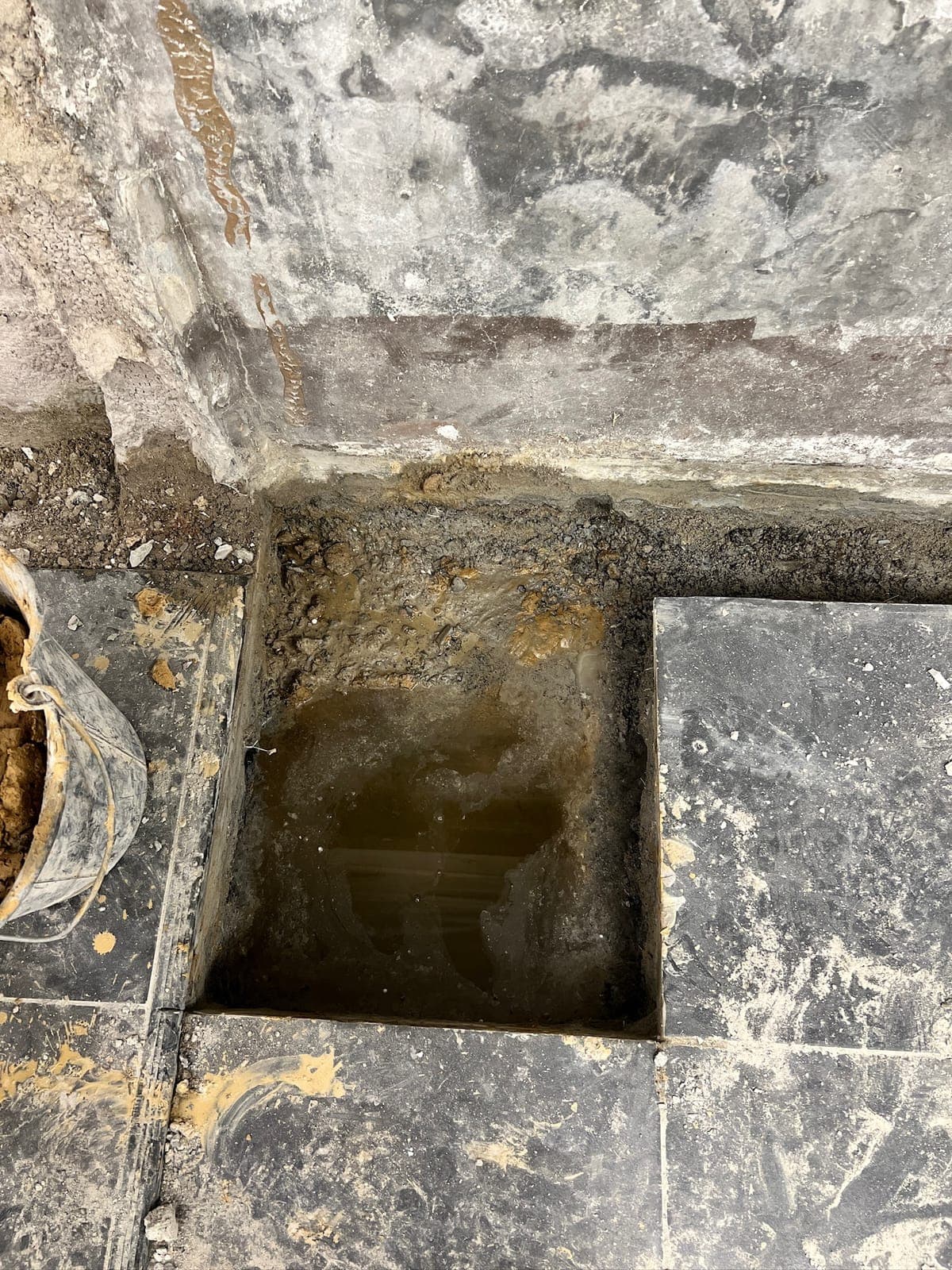 Infiltration d’eau constatée sur un mur